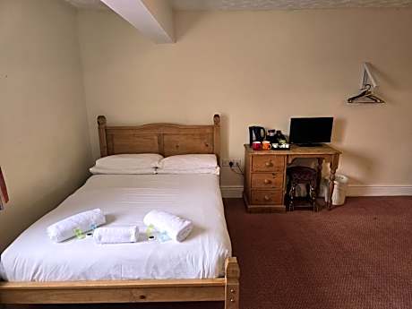 Family Room with Mountain View