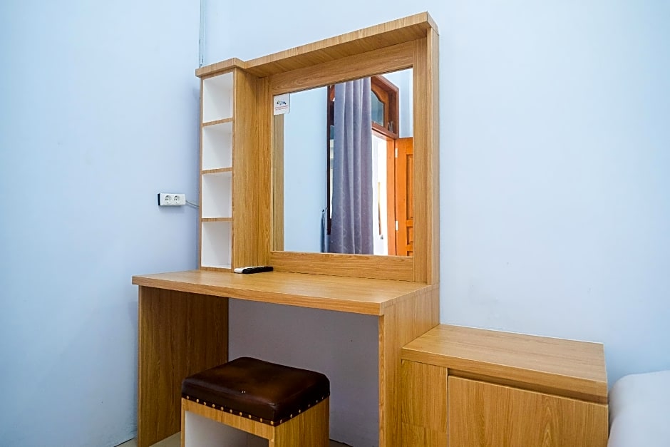 Urbanview Syariah Wisma Nabil Solo