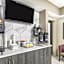 La Quinta Inn & Suites by Wyndham Batavia