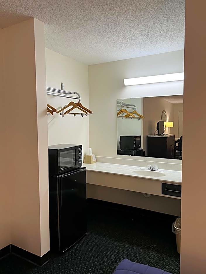 Garden Inn & Suites