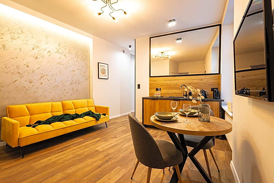 Klimatyczna Kamienica w Centrum Torunia - Garbary 12 by 2HomeRent