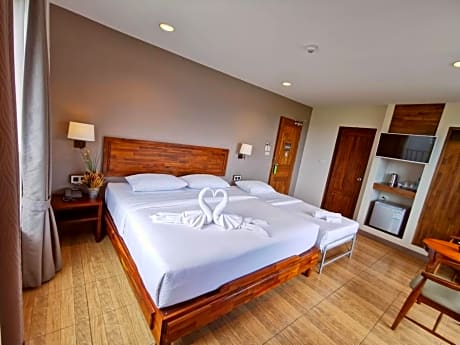 Deluxe Triple Room