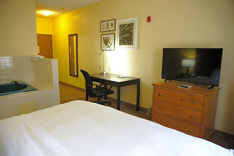 Country Inn & Suites by Radisson, Bloomington-Normal West, IL