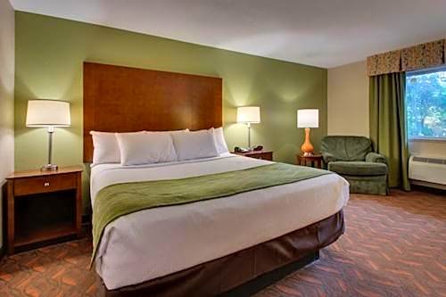 Greenfield Inn & Suites Elizabethtown, KY I65 Exit 94