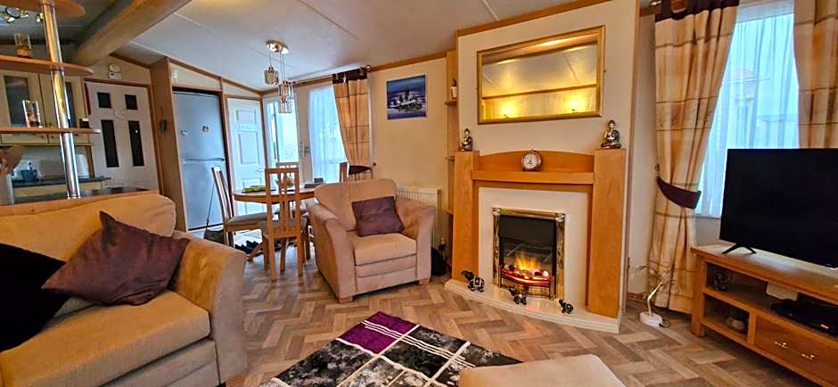 MOLLIES DEN 6 Berth 2 Bedrooms Waterside Leisure Park Ingoldmells