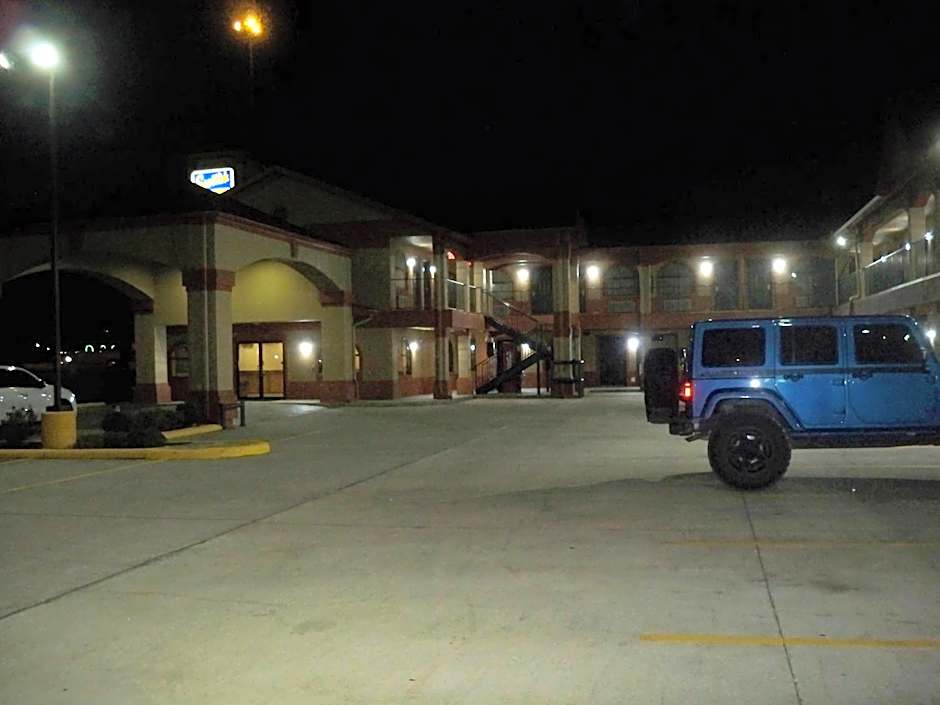 Scottish Inn and Suites Beaumont