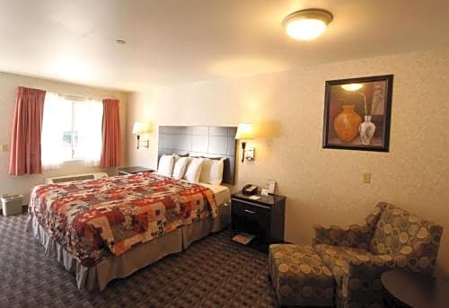 Sunburst Spa & Suites Motel