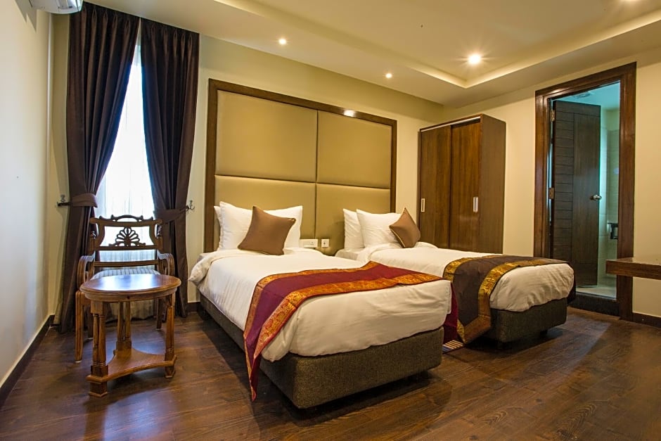 THE ROYAL COURT HOTEL & SPA