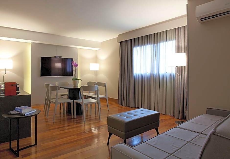 NH Curitiba The Five