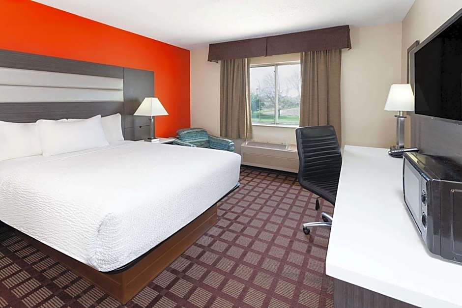 AmericInn by Wyndham Hudson