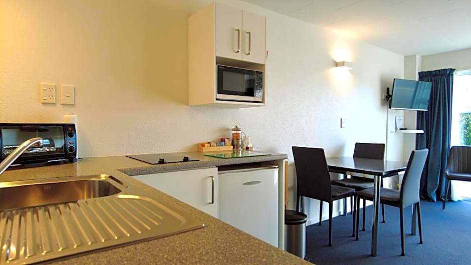 554 Moana Court Motel