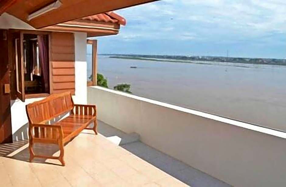 Riverfront Hotel Mukdahan