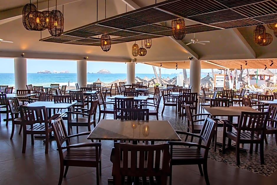 Emporio Ixtapa - with Optional All Inclusive