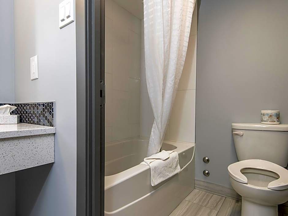 Paradise Inn & Conference Centre