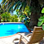 Colonial House Motel