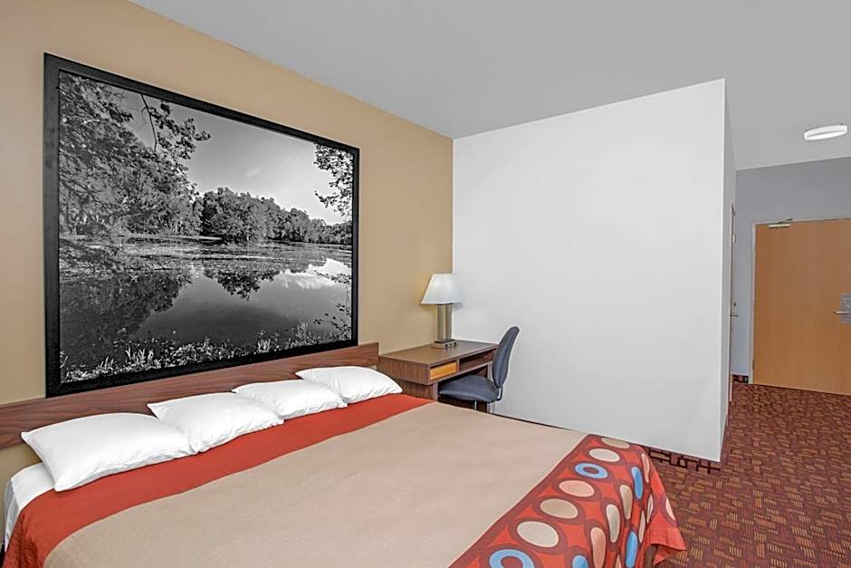 Photo 1 of 5 of 1 King Bed, Accessible