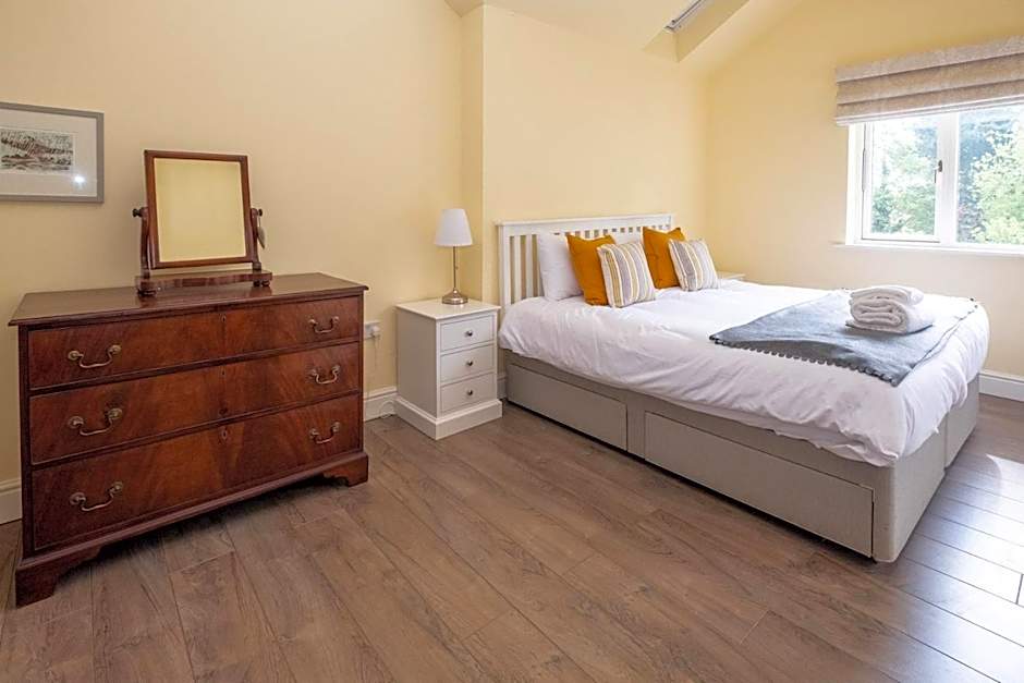 Willow House in Knodishall, Sleeps 7 - Only a short drive from Aldeburgh, Thorpeness & Snape Maltings - Managed by Aldeburgh Coastal Cottages