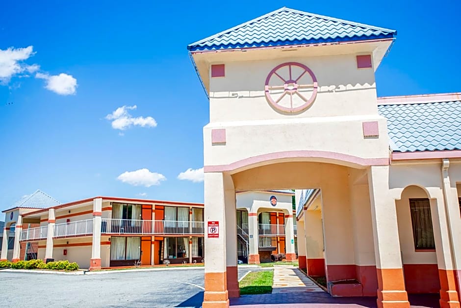 OYO hotel Greensboro east I 40