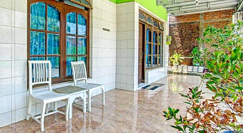 Hotel O Sengon Kostel Syariah