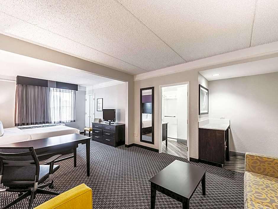 La Quinta Inn & Suites by Wyndham San Antonio Downtown