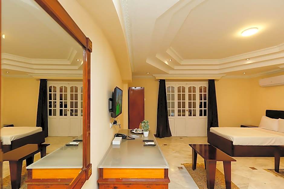 Turquoise Pyramids palace