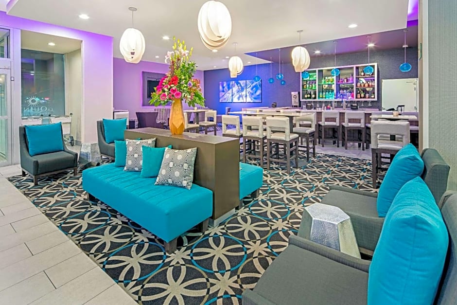 La Quinta Inn & Suites by Wyndham McAllen La Plaza Mall