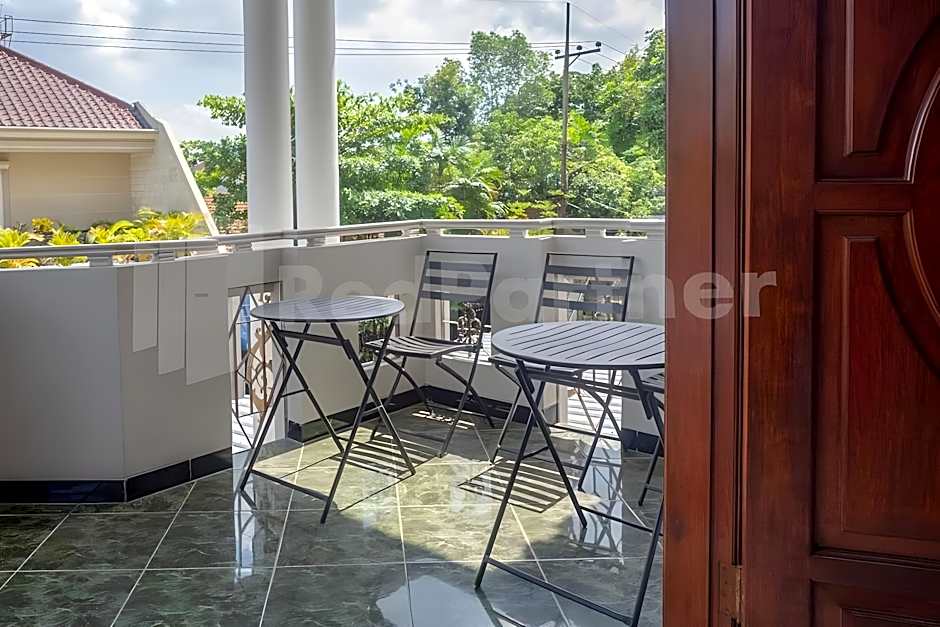 Tjahaja Baroe Residence Syariah By OYO Rooms – Surabaja, IL