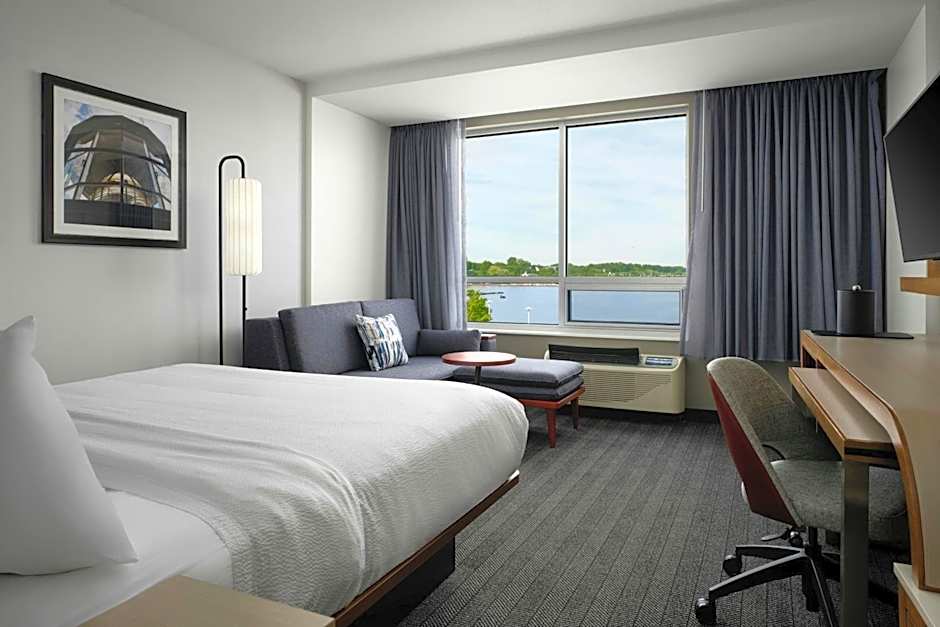Courtyard by Marriott Erie Bayfront