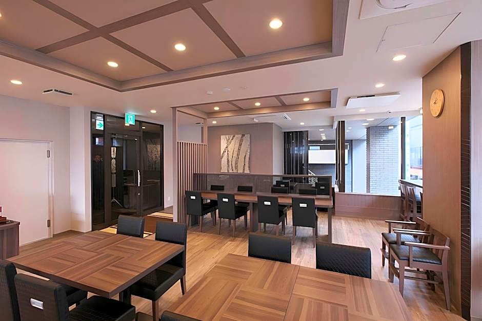 Hotel Route-Inn Toyama Ekimae