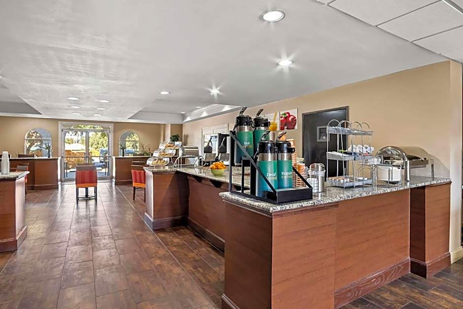 Quality Suites Irving-Las Colinas