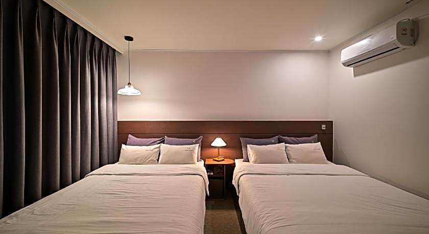 B. Cent Hotel Busan Station