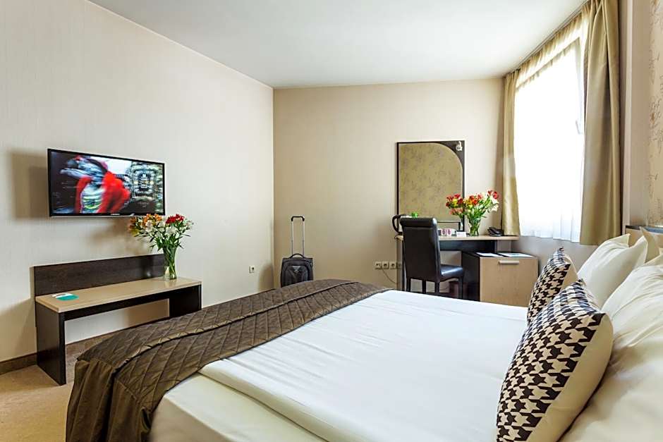 City Avenue Hotel by HMG