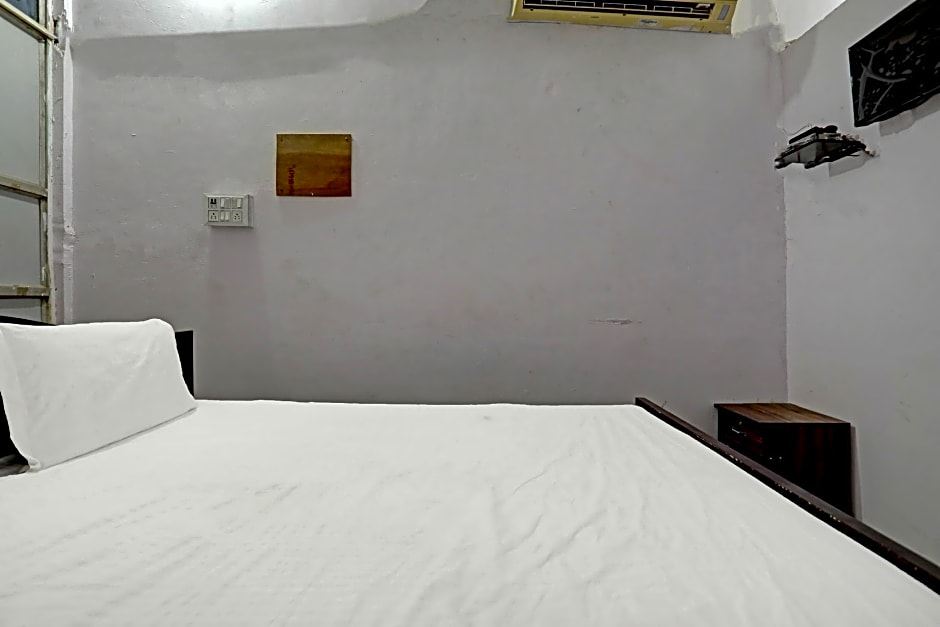 Hotel O Star Night Place