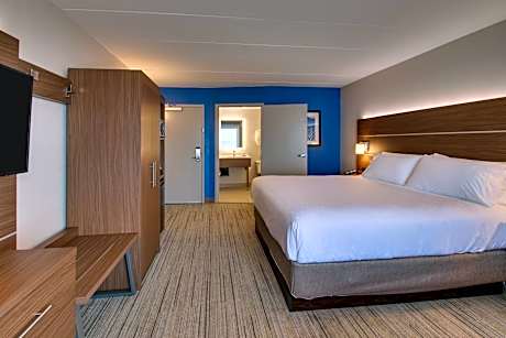 Standard King Room with Bay View