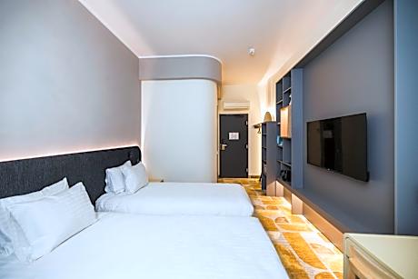 Twin Room with Spa Access