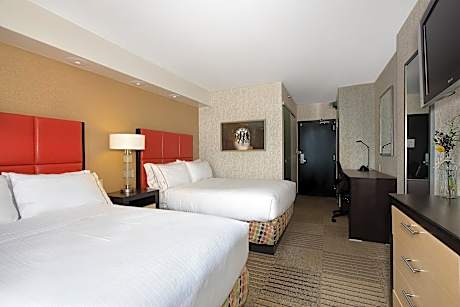 Two Double Beds With City View Non Smoke