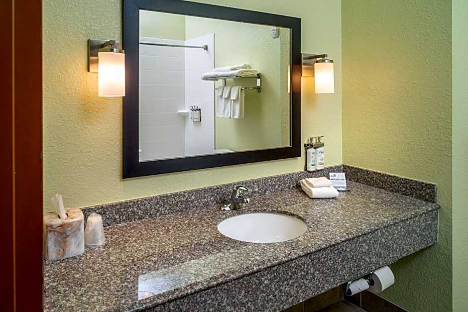Holiday Inn Express & Suites Lebanon By IHG