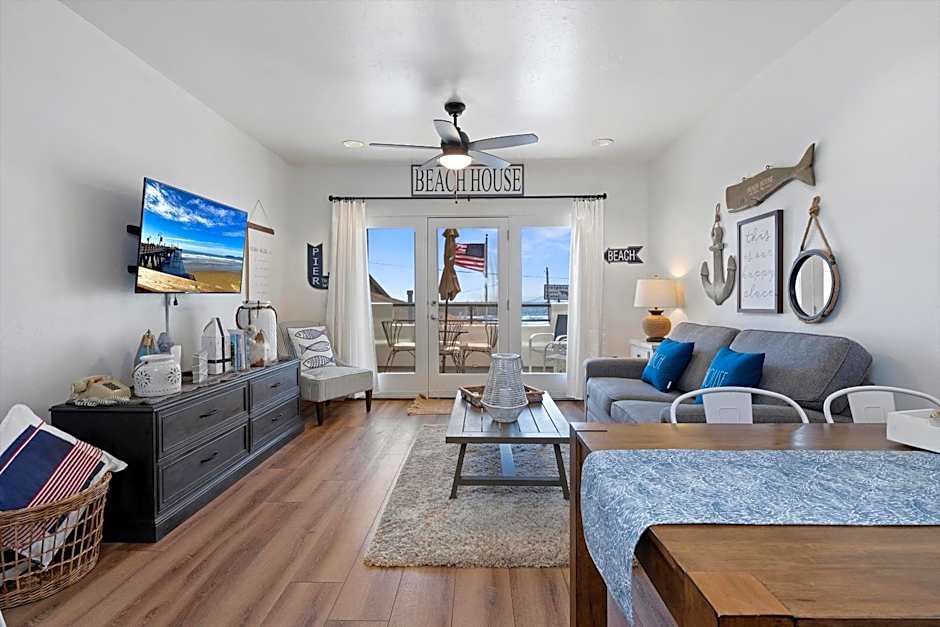 Beach House Inn & Suites