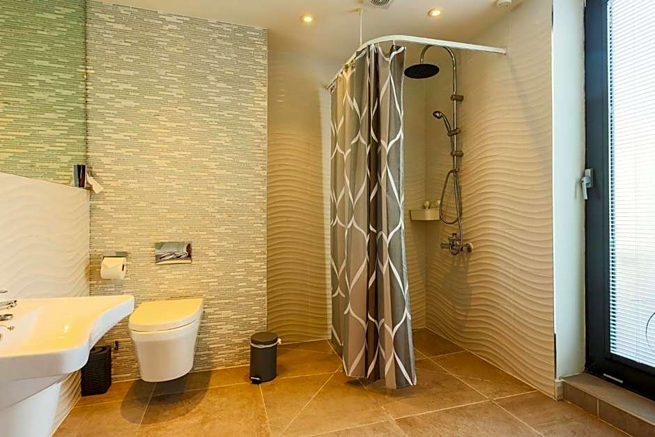 Beachcliff Rooms & Apartments