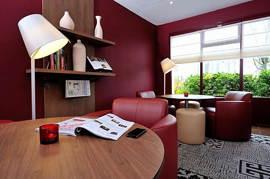 Campanile Lyon Est - Aeroport Saint Exupery