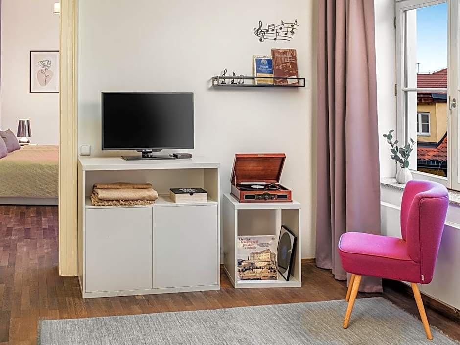 4 Arts Apartments by Adrez