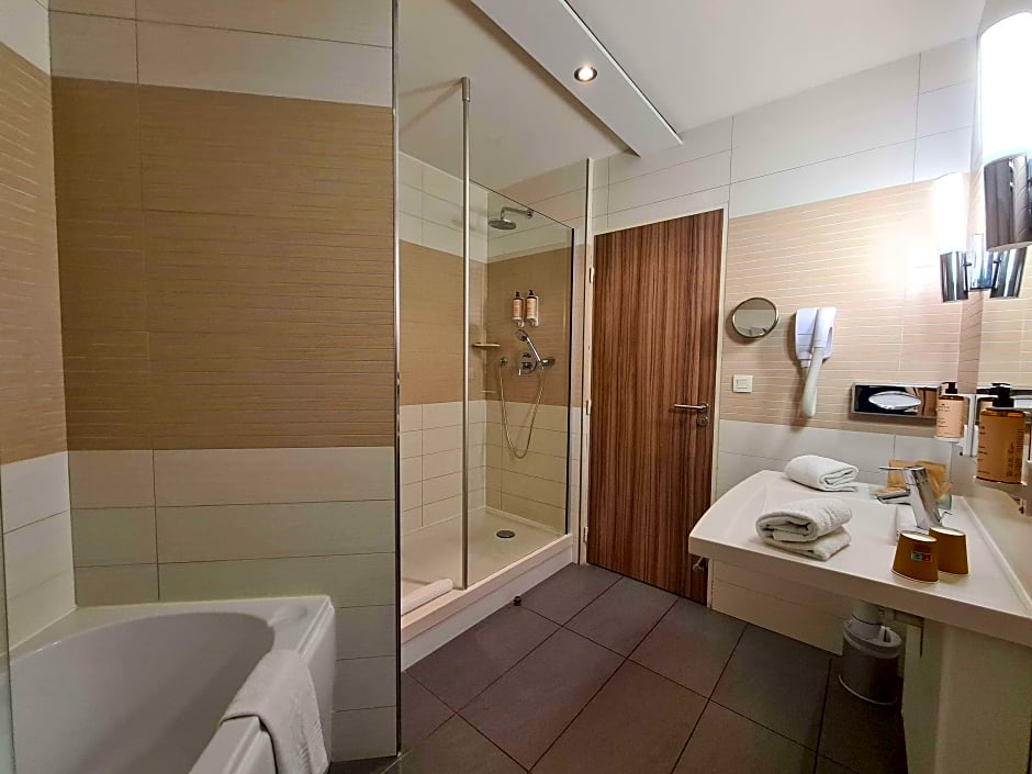 Photo 1 of 25 of Junior Suite, Balcony