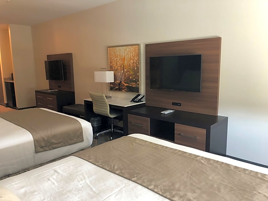 Best Western Plus Isanti