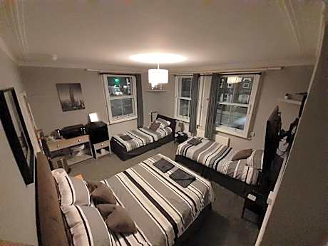 Economy Triple Room with Shared Bathroom