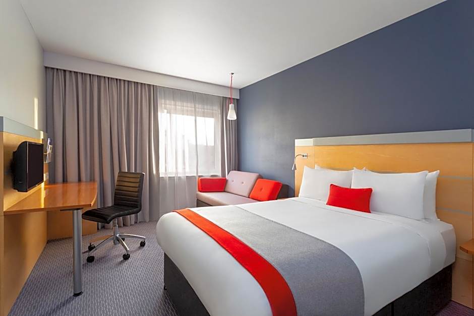Holiday Inn Express Birmingham Redditch By IHG
