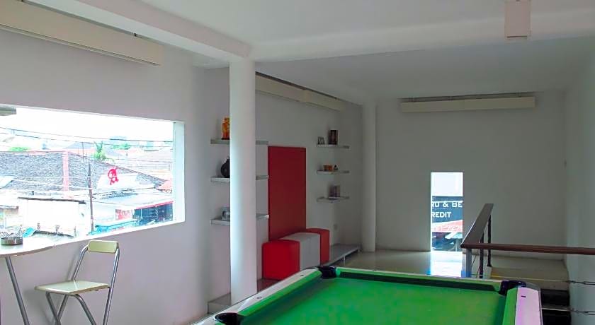 Flat06. Minimalist Residence