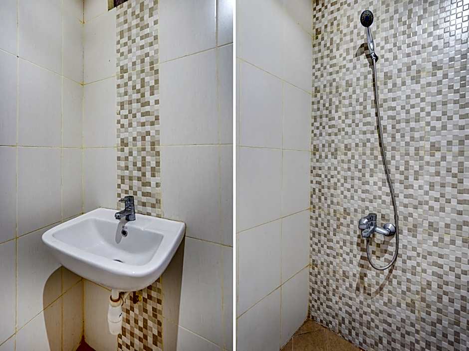 OYO Life 90606 Glass House Citraland Syariah