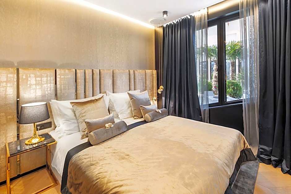 Posh Residence Luxury Suites
