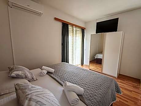 Studio Apartment with Balcony