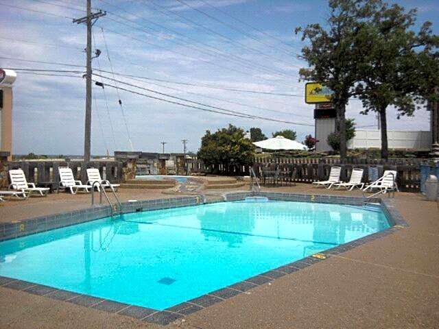 Quail's Nest Inn & Suites